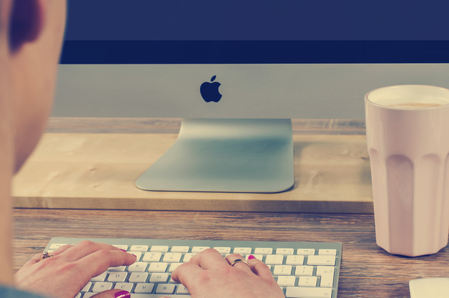 Freelance working on Apple MacBook